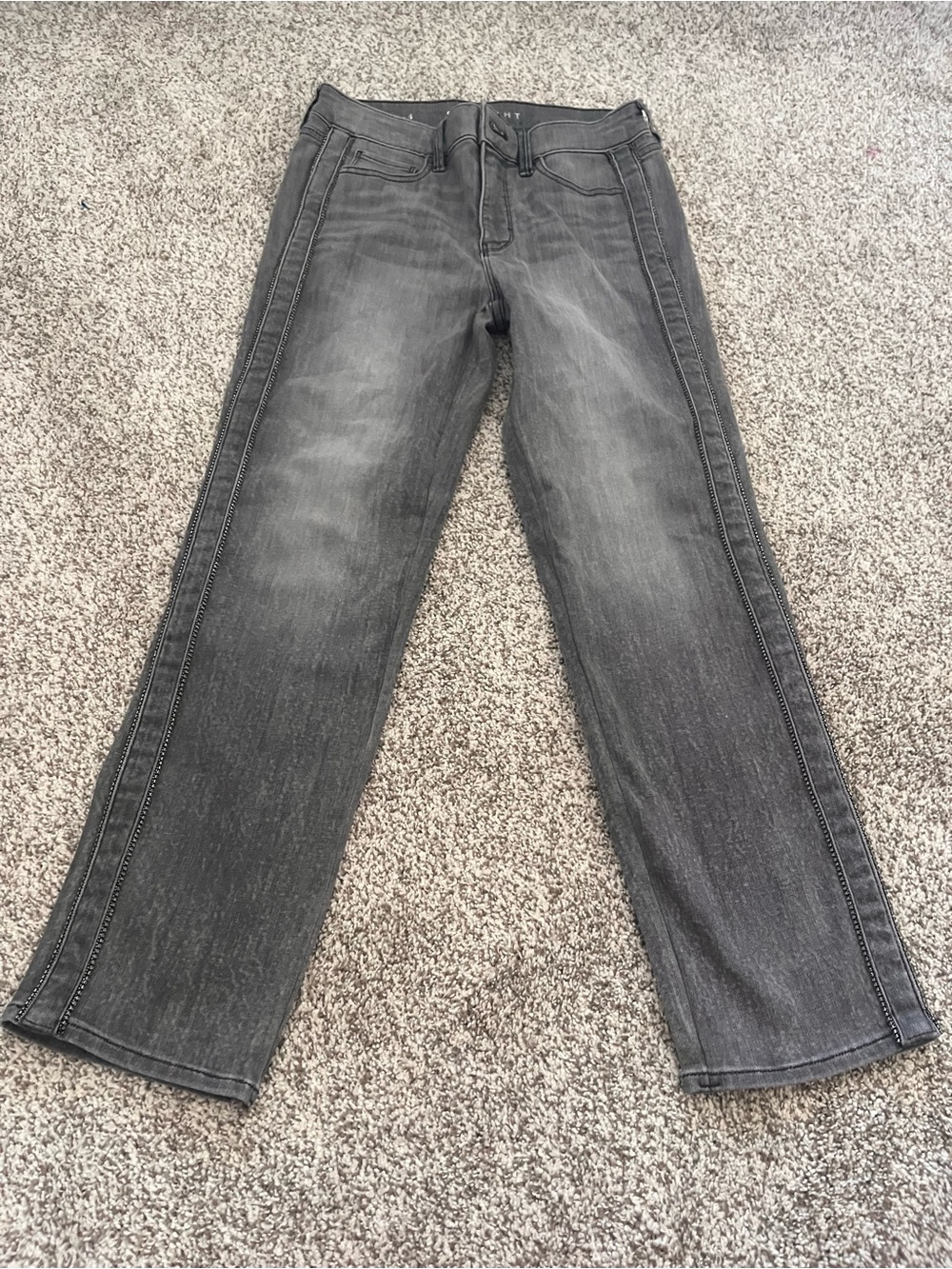 White House Black Market The Straight Gray High Rise Studded Jeans Size 4 - Picture 2 of 10